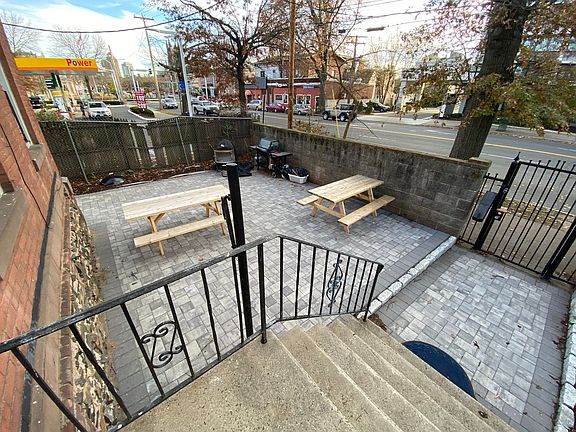 2nd image of 29 Whalley Ave