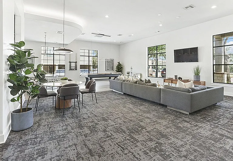 Residences at the Collection — Photo 15