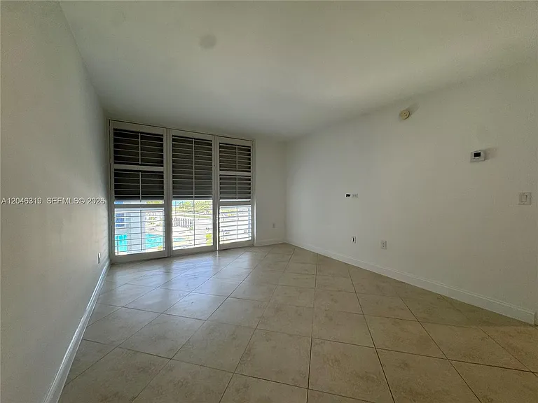 10275 Collins Ave #318 — Photo 18