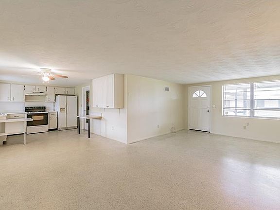 4th image of 3818 Sablewood Dr
