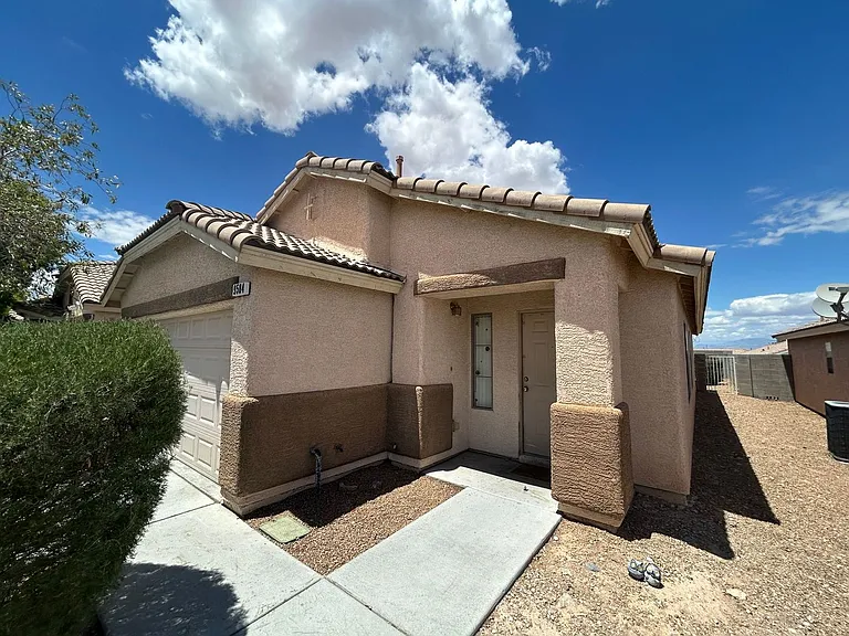 9584 Bandera Creek Ave — Photo 2