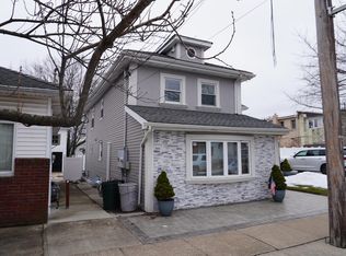 5 So Eleventh St, New Hyde Park, NY 11040