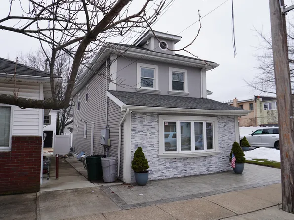 5 So Eleventh St, New Hyde Park, NY 11040