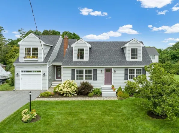 6 Chester Avenue, Falmouth, ME 04105