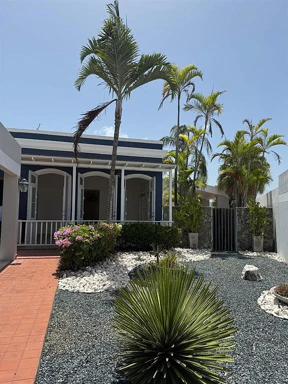 4 bed, 4.0 bath, 3000 sqft, $2,950 — Photo 1