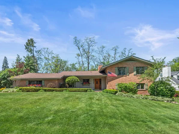 5760 Crabtree Rd, Bloomfield Hills, MI 48301