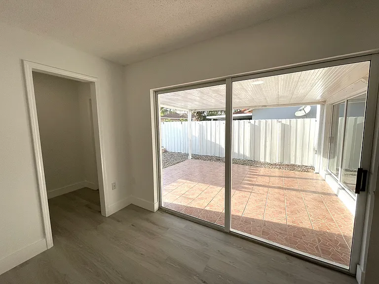 18254 SW 143rd Pl — Photo 33