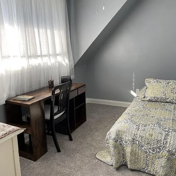607 1/2 E Sheldon Ave — Photo 13
