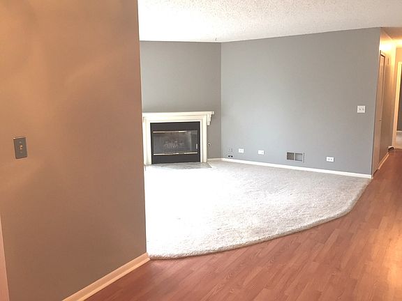 4th image of 5S575 Paxton Dr APT G