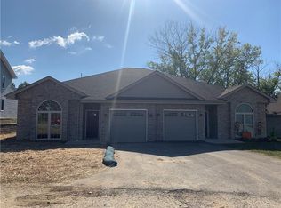 1001 Westwood Ln, West Mifflin, PA 15122