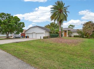 6890 Circle Dr, Fort Myers, FL 33905