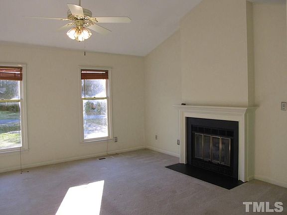 3rd image of 2225 Gentry Dr