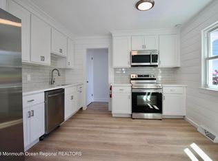 4 Holmes Ter, Freehold, NJ 07728