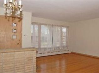 108 N Pine St, Mount Prospect, IL 60056