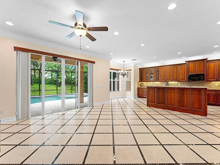 8882 Hidden Acres Dr — Photo 14