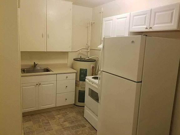 4th image of 3407 1/2 McKinley Ave