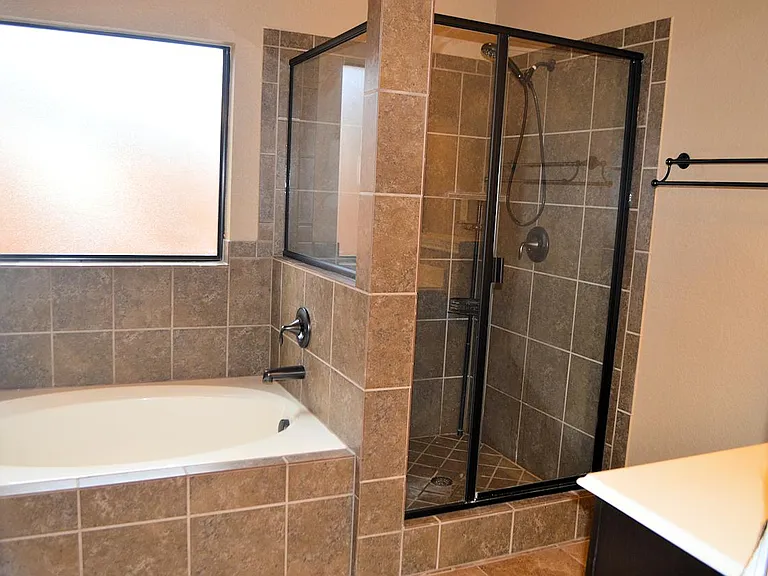 3943 Grissom Grv — Photo 18