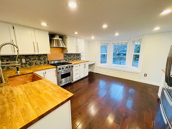 4th image of 16632 126th Ave NE