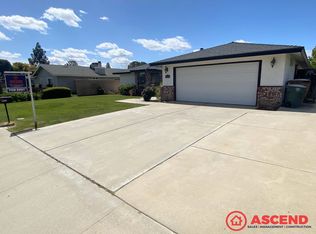 3204 Suncrest Dr, Bakersfield, CA 93306