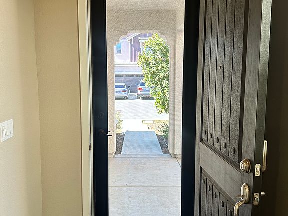 3rd image of 2572 N McArthur Ave