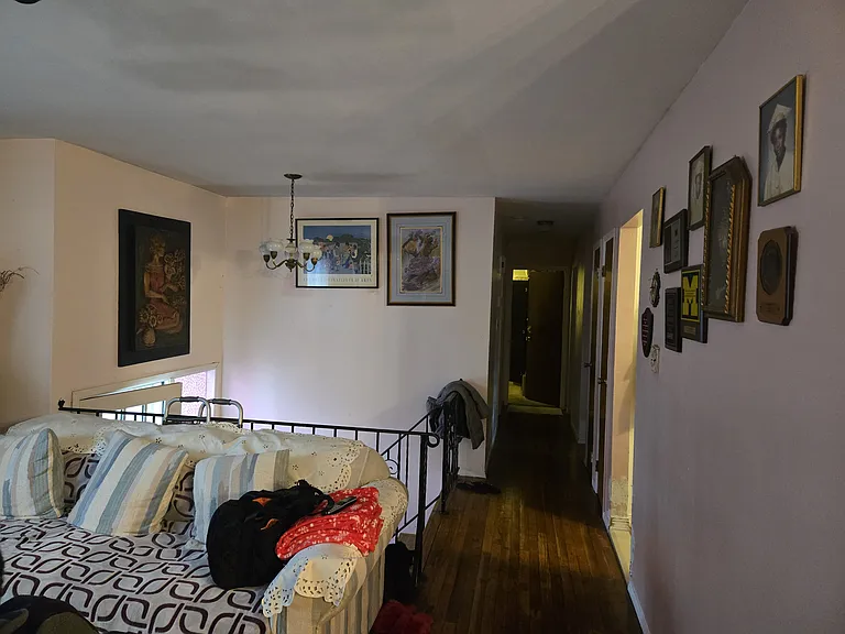 Grand St — Photo 5