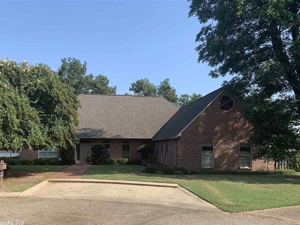 1st image of 133 Lakeside Ct