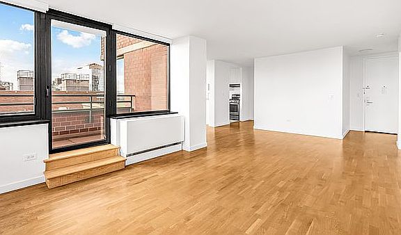 5th image of 200 W 60th St APT 33A