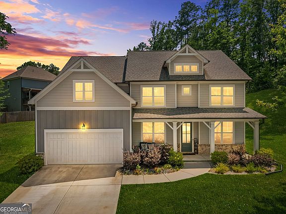 2nd image of 41 Riverrock Trl