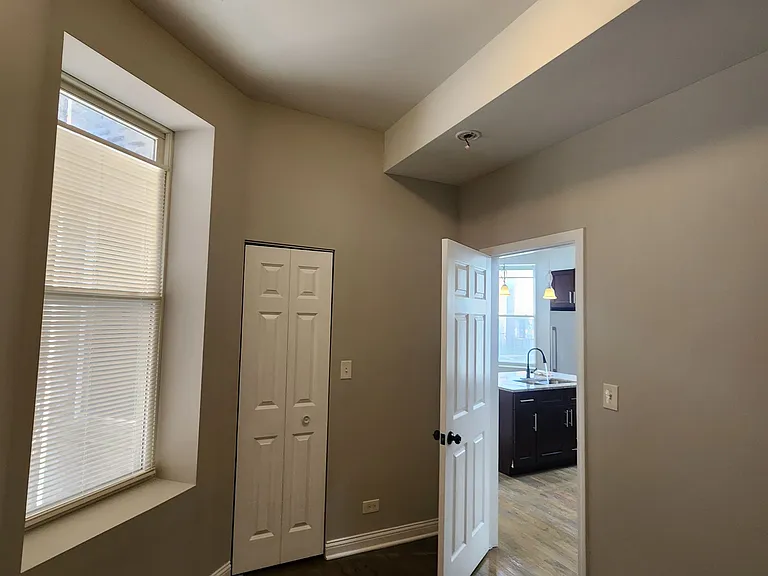 1530 S Central Park Ave #2 — Photo 6