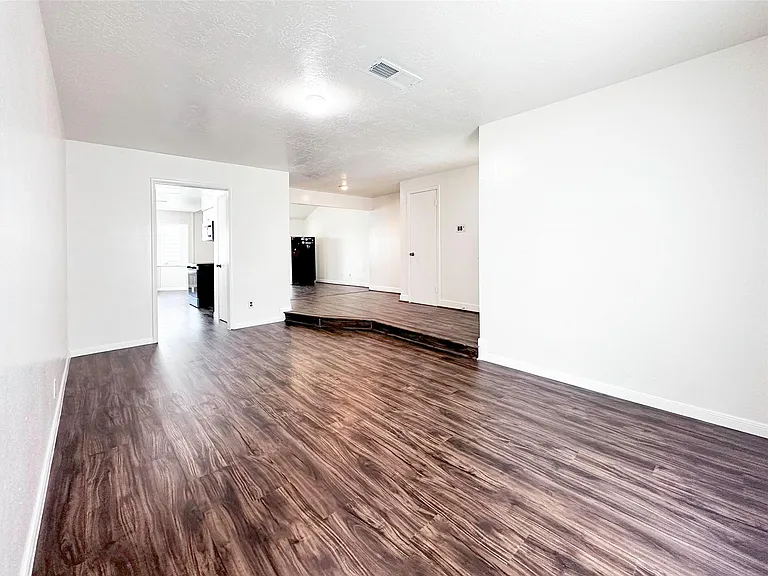 9270 Theysen Dr — Photo 5