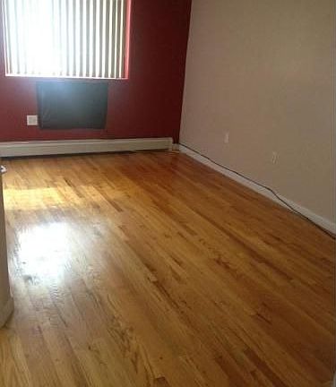 4th image of 9047 198th St #1