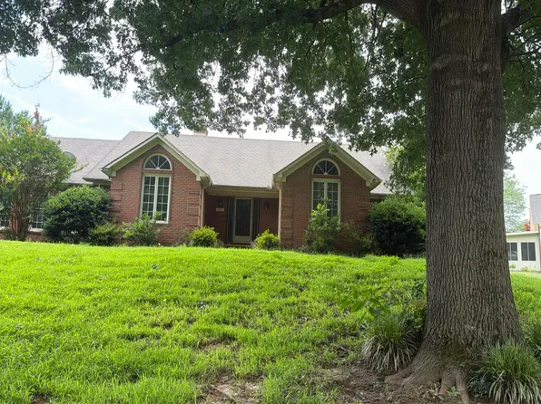 12 Brookstone Pl, Jackson, TN 38305