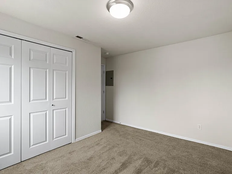2 Bed 2 Bath - End Apt. - 1,160 Sq Ft 2 Bed 2 Bath - End Apt. - 1,160 Sq Ft