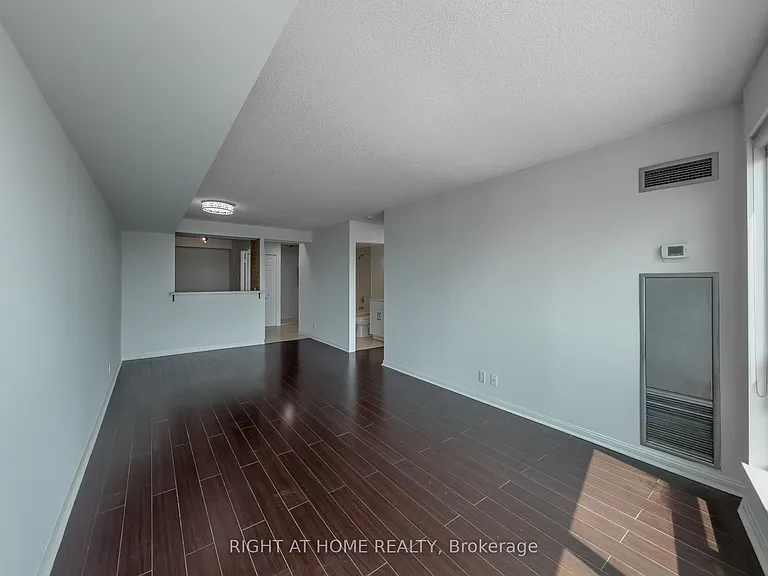 8 Lee Centre Dr #1008 — Photo 5