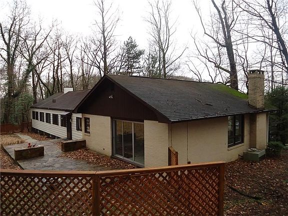 3rd image of 760 Cabin Hill Dr