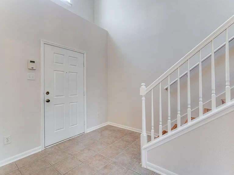 1907 Glen Eden Ct — Photo 6