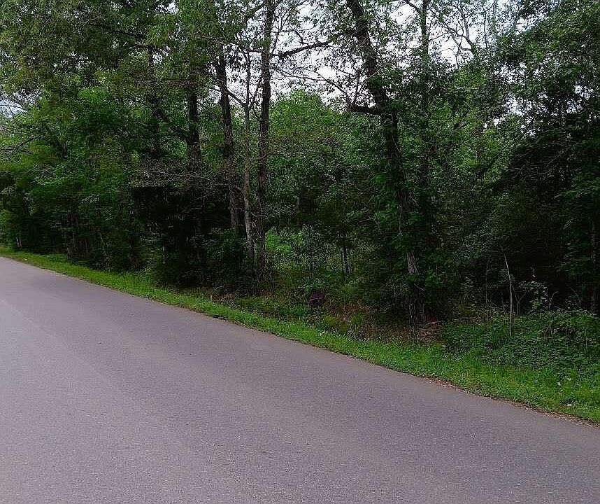 2nd image of 823 County Road 401