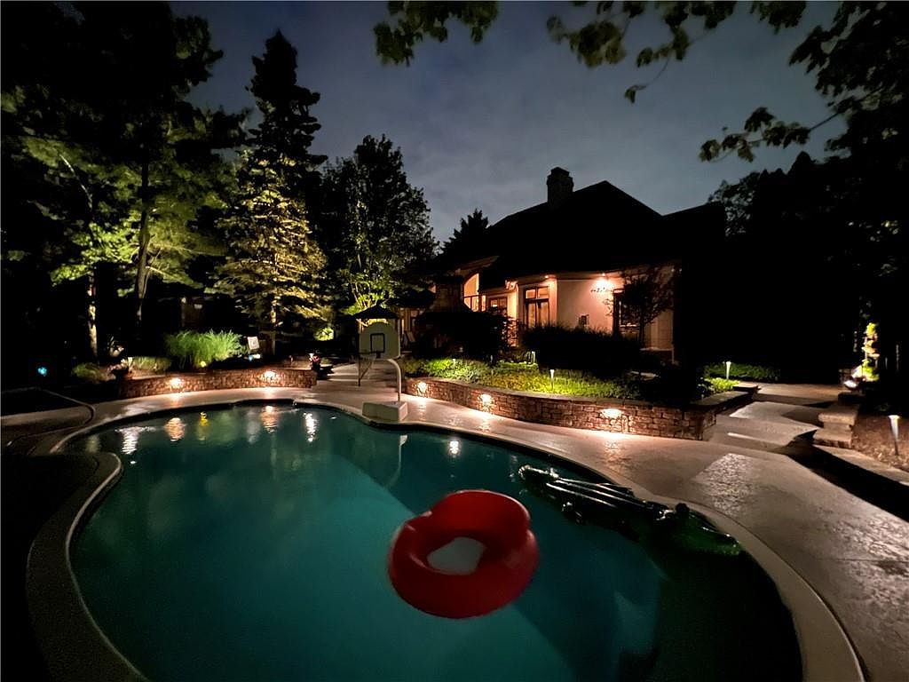 12427 Brooks Xing, Fishers, IN 46037 Zillow