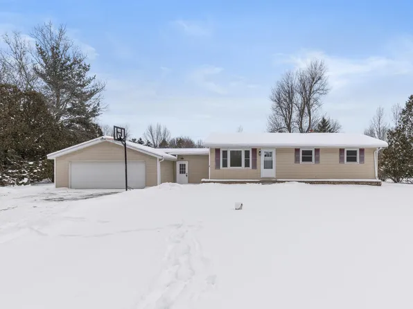 12699 Macclain St, Gowen, MI 49326