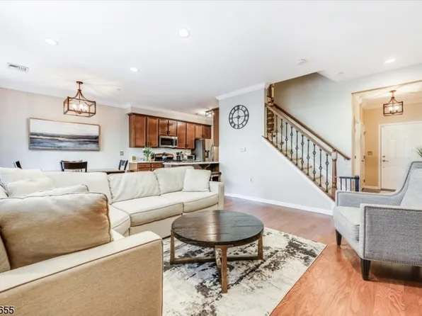 503 Lopez Ln, Morris Plains Boro, NJ 07950