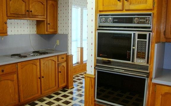 5th image of 1501 Canterbury Ct