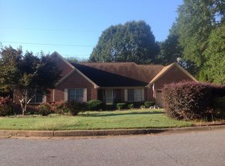 1394 Glenfield Dr, Lawrenceville, GA 30043