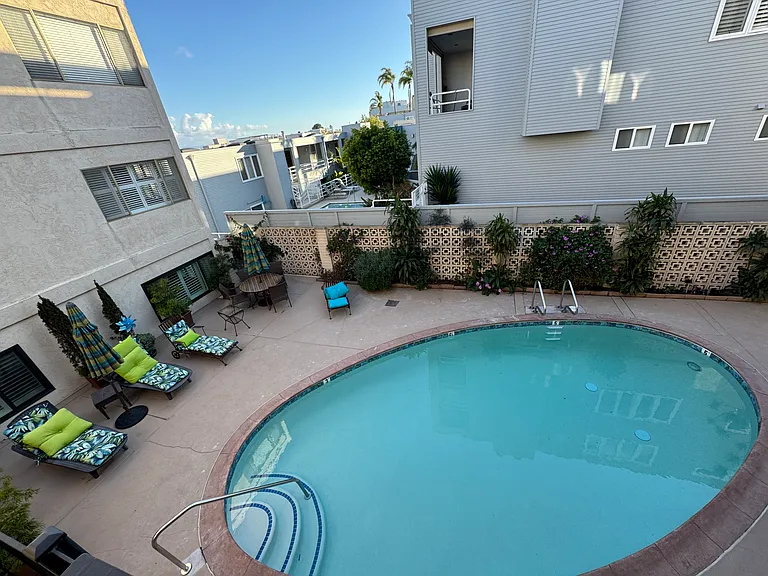 2915 Lawrence St #8 — Photo 32