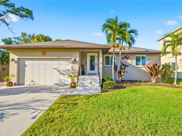 304 Pine Rd, Nokomis, FL 34275