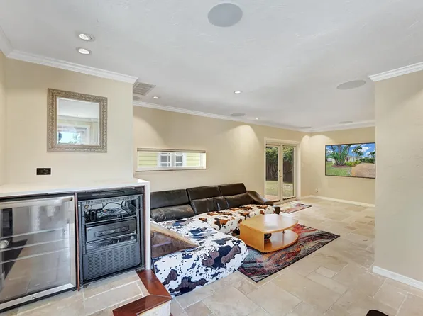 946 Paseo Morella, West Palm Beach, FL 33405