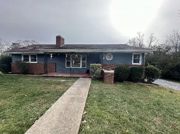 5600 White Oak Dr #2, Lynchburg, VA 24502