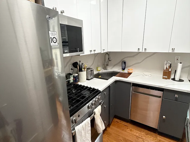 319 Baltic St #15 — Photo 8