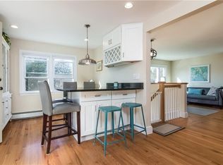 62 Fenner Ave, Middletown, RI 02842