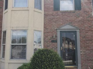 1242 Cobblestone Ln, Lancaster, PA 17601