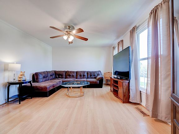 4th image of 645 Walters Dr